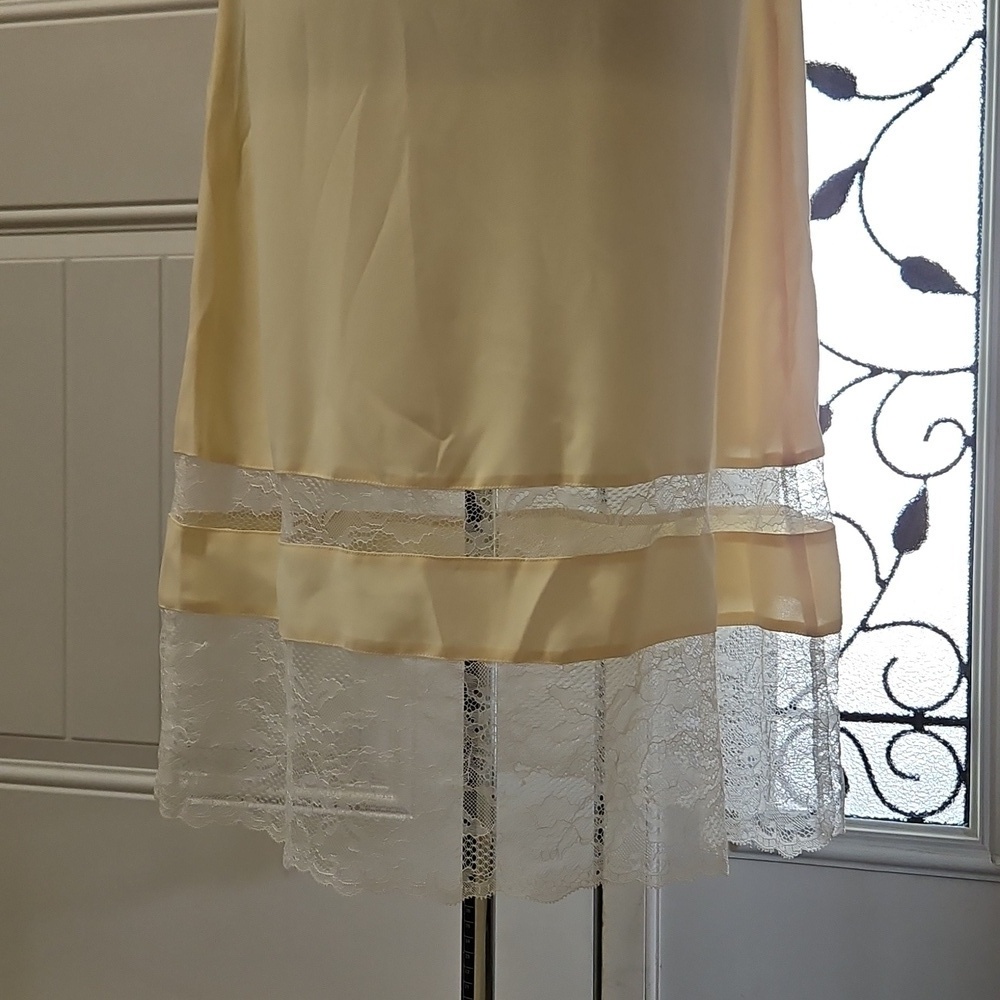 Aritzia Little Moon Butter Yellow Lace Trim Aurora Midi Dress Size XS - Picture 9 of 16